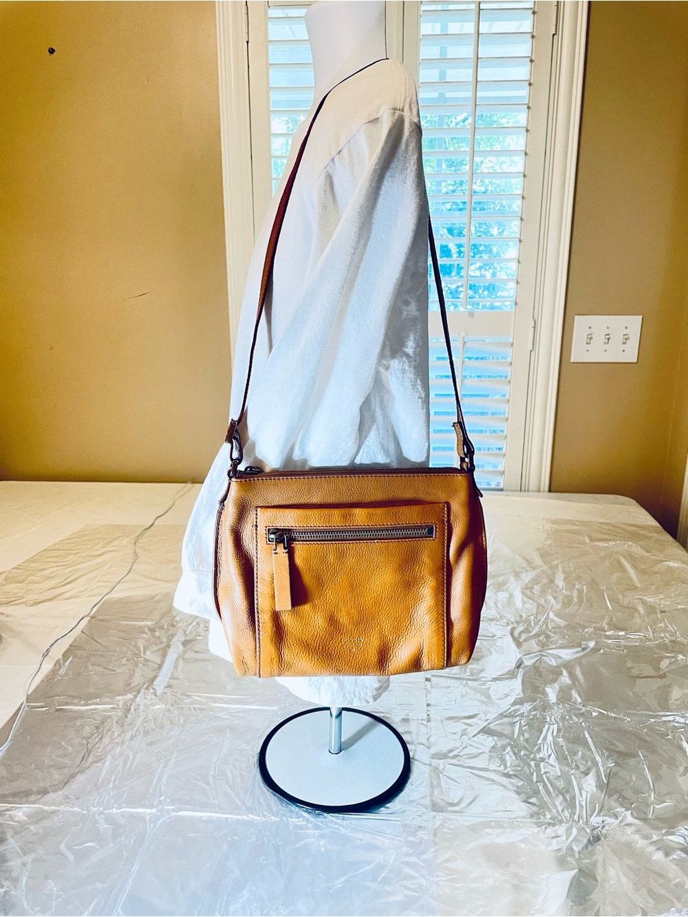 Fossil Cowhide Pebble Leather Shoulder HandBag in Tan Brown with front zipper - Picture 6 of 16